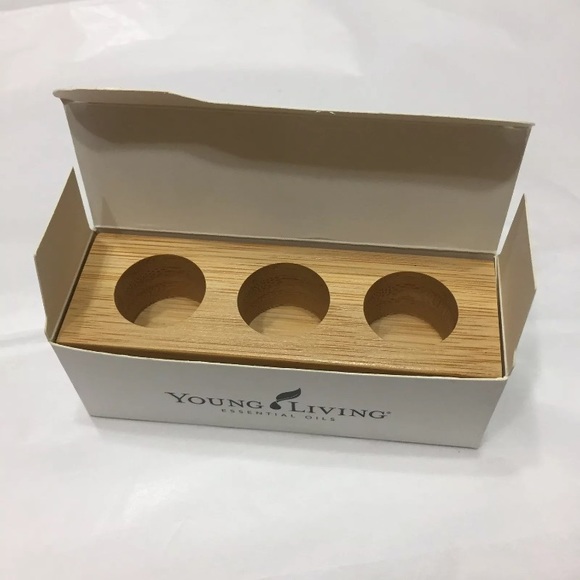 YOUNG LIVING Holiday Bundle - Diffuser & Boost Bar - Picture 4 of 5